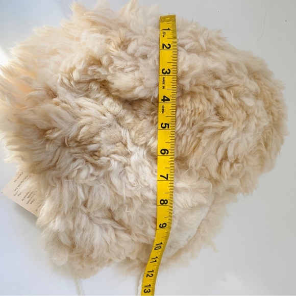 NEW 100% Alpaca cream trapper hat - Picture 8 of 8